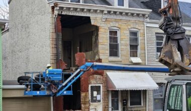 Demolition crew called to scene of partial building collapse in Reading | Berks Regional News