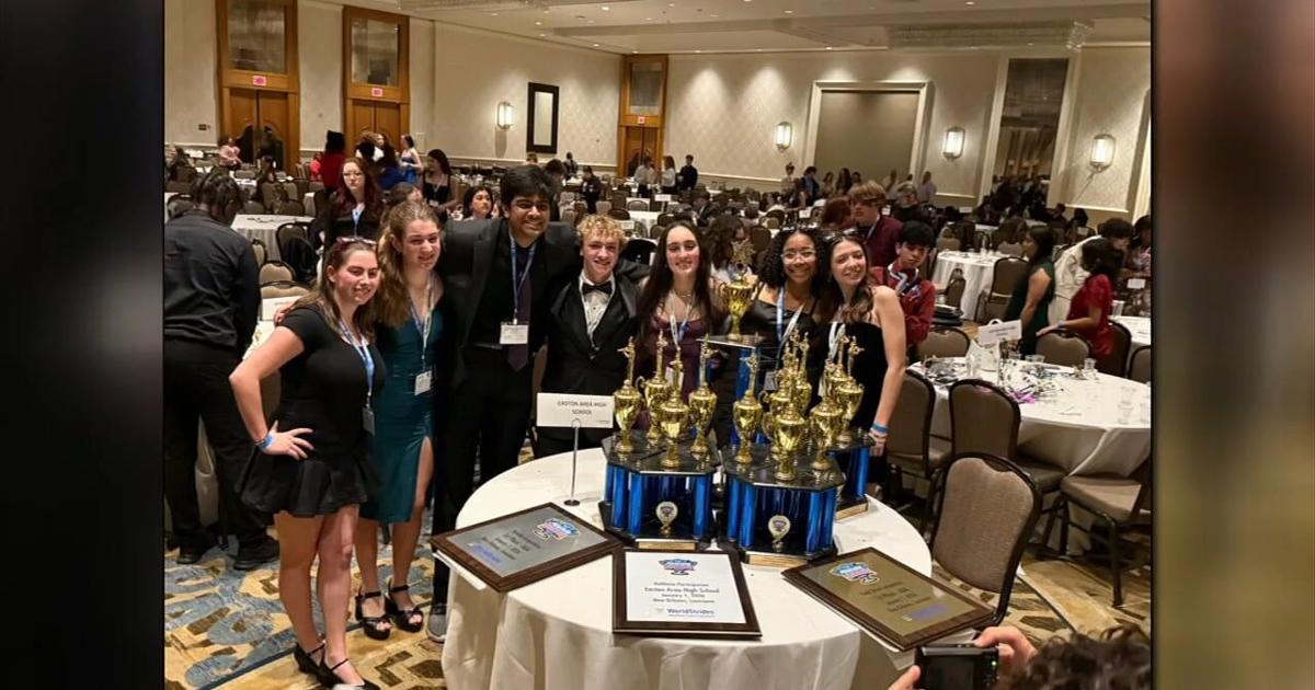 Norco high school marching band rings in the new year with dozens of national awards | Easton Area