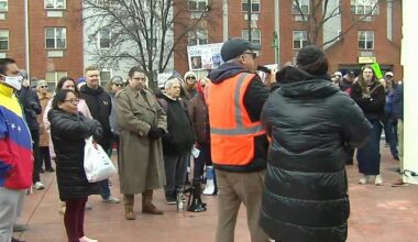 Anti-ICE protesters in Easton and Reading memorialize Renee Good | Easton Area