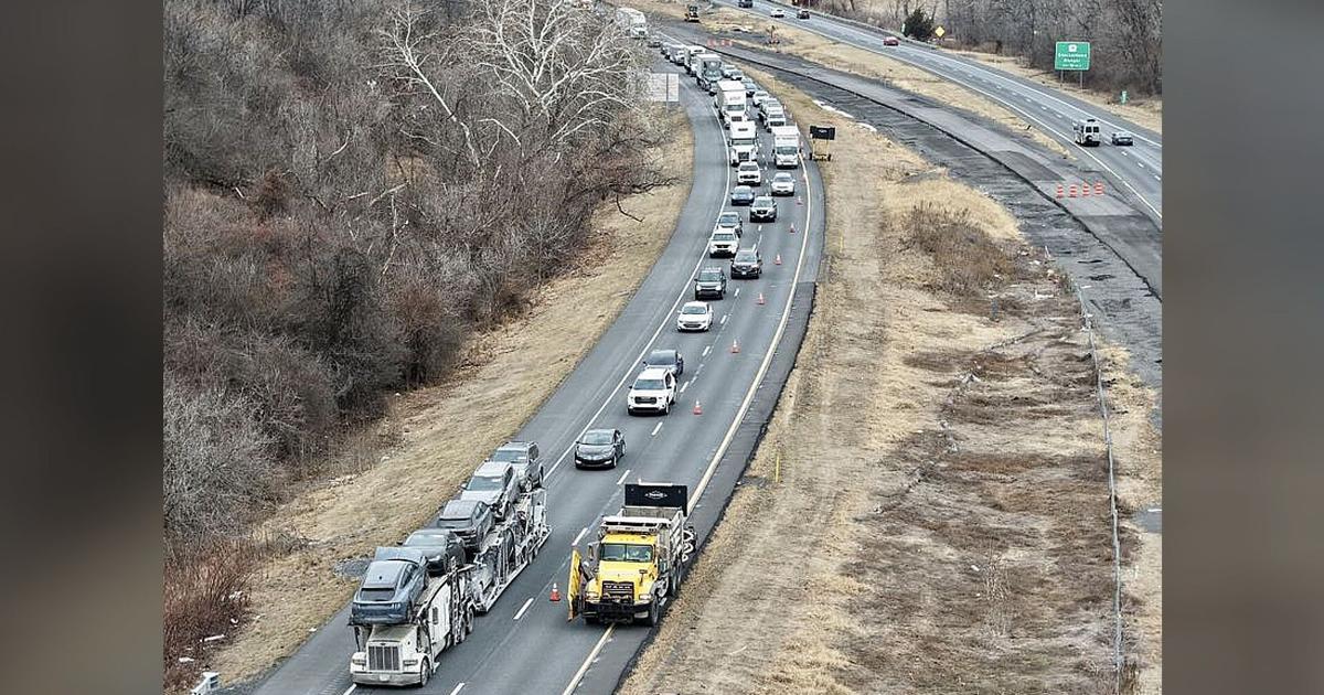 Roadway down to 1 lane on stretch of Route 33 South due to sinkhole | Northampton County