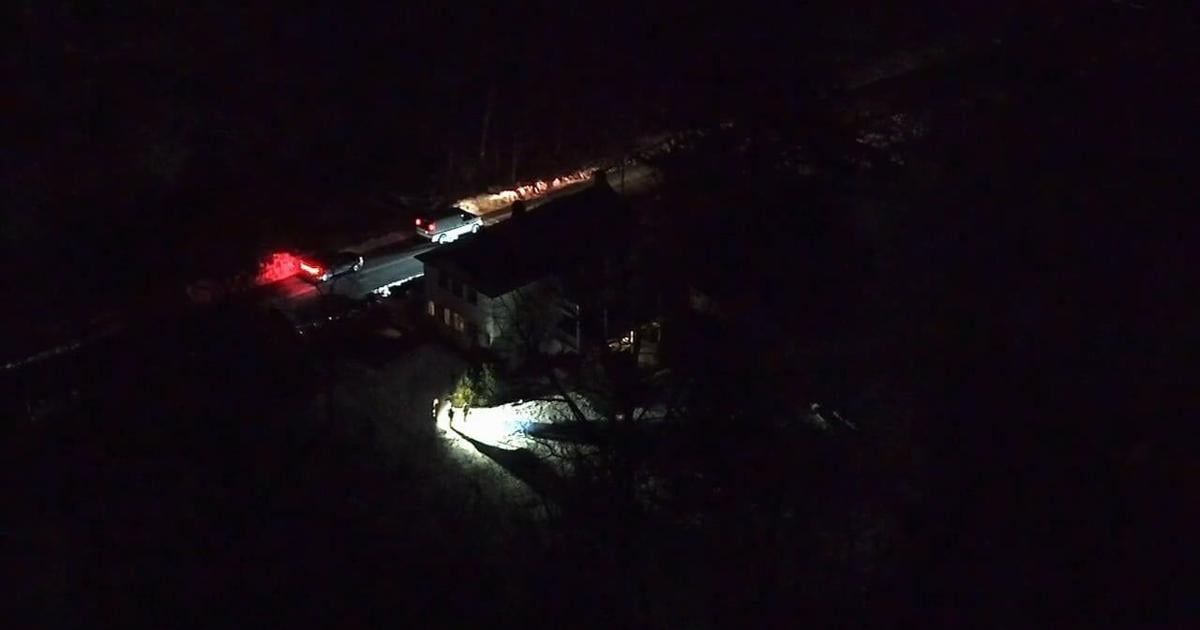 North Whitehall standoff turns fatal; Man dies after shot by police | Allentown Area