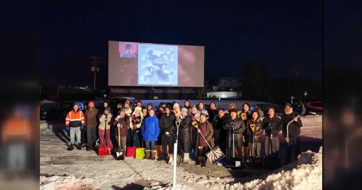 'Mark sent us': Internet superstar rallies community to clear snow for local drive-in movie premiere | Allentown Area