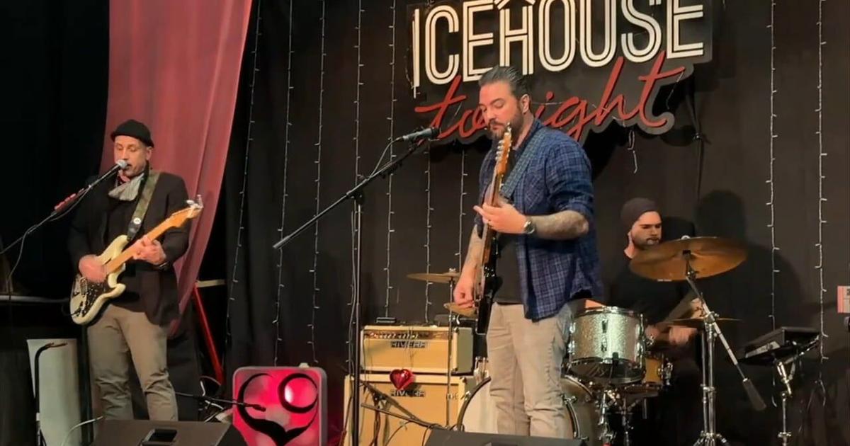 'We need to do something': Local musicians raise funds for WDIY after federal cuts | Bethelehm Area