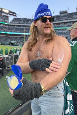Vaseline® Partners with Retired Eagles Player Beau Allen to Support Skin Protection for Philadelphia Fans and Local Communities with this Winter Weather Hack