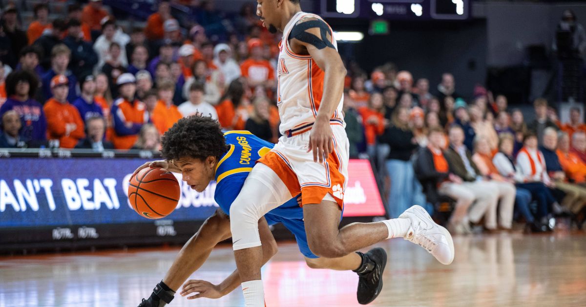 Welling, Davidson lead No. 22 Clemson to a 63-52 victory, its 15th straight against Pittsburgh :: WRAL.com