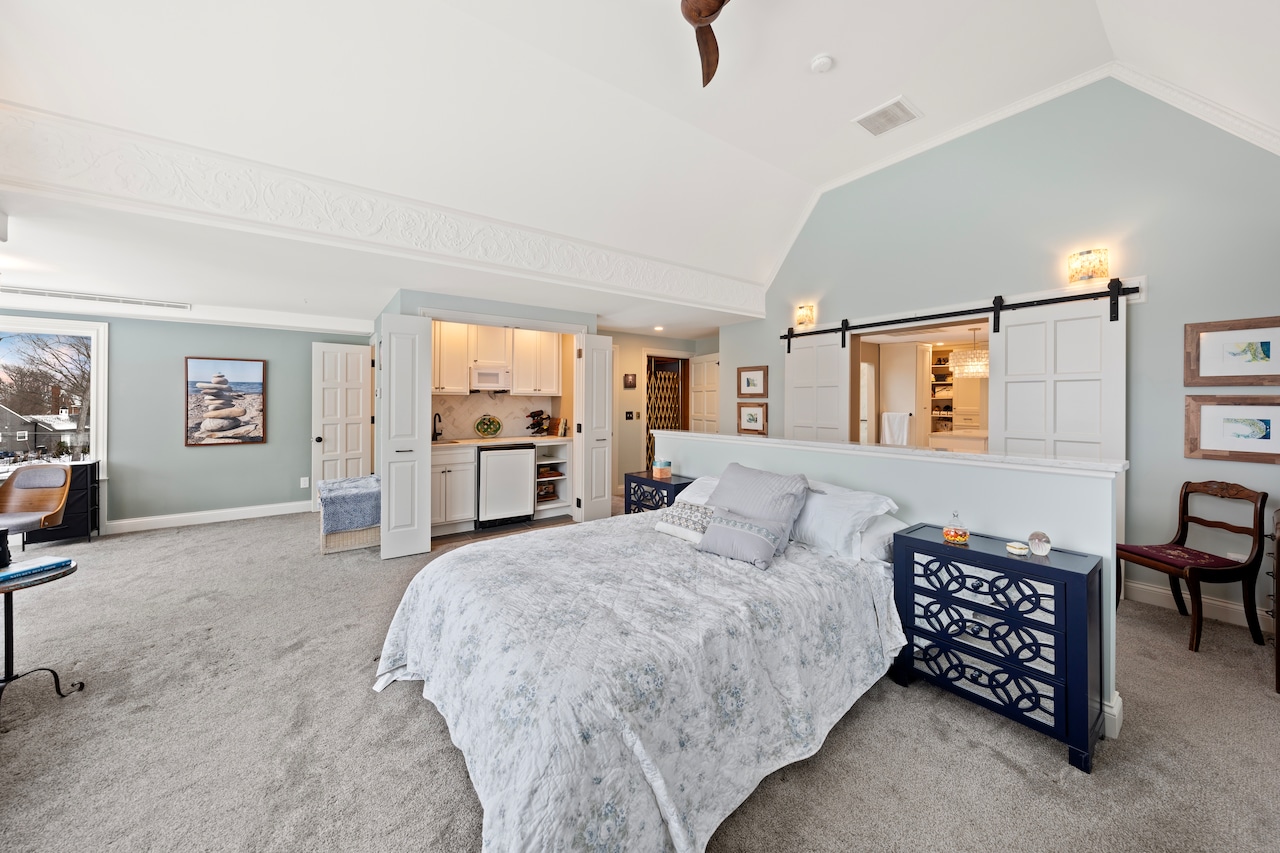 13904 Edgewater Drive, Lakewood: House of the Week