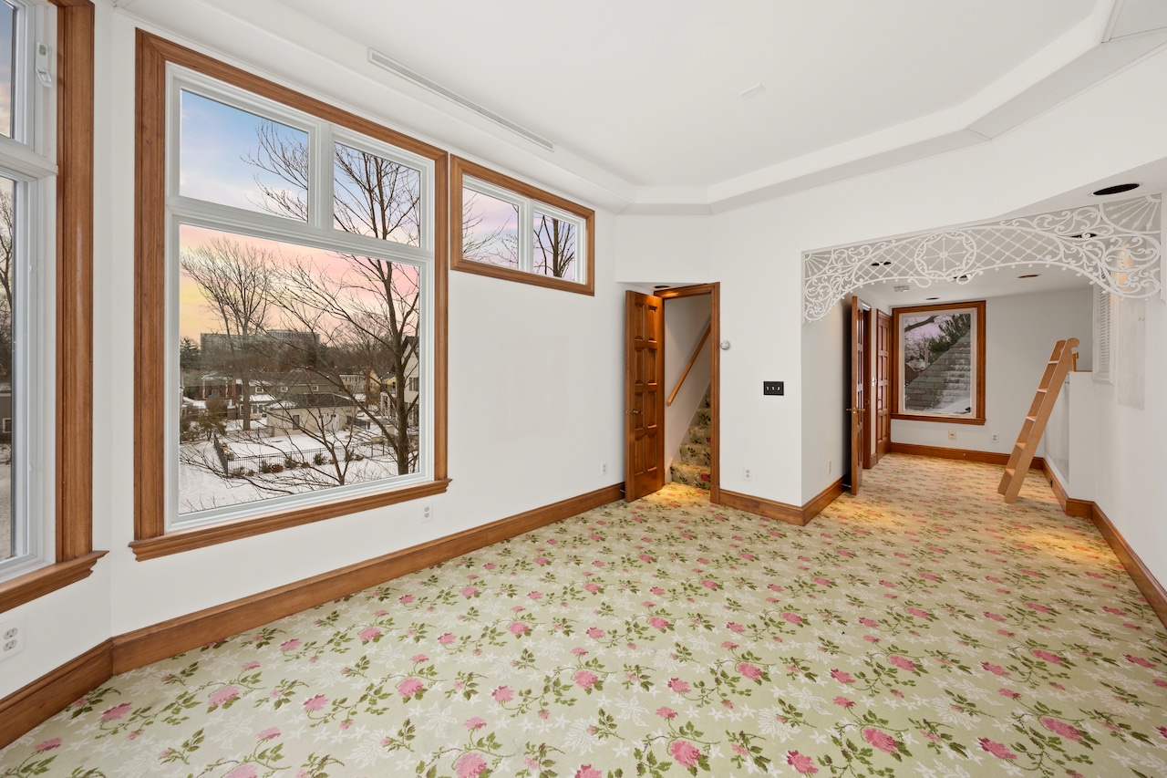 13904 Edgewater Drive, Lakewood: House of the Week