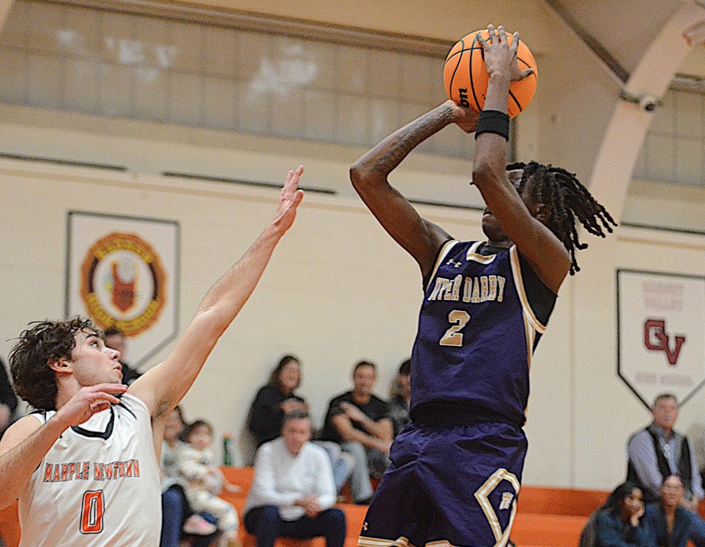Murray pushes right buttons to lead Upper Darby past Marple