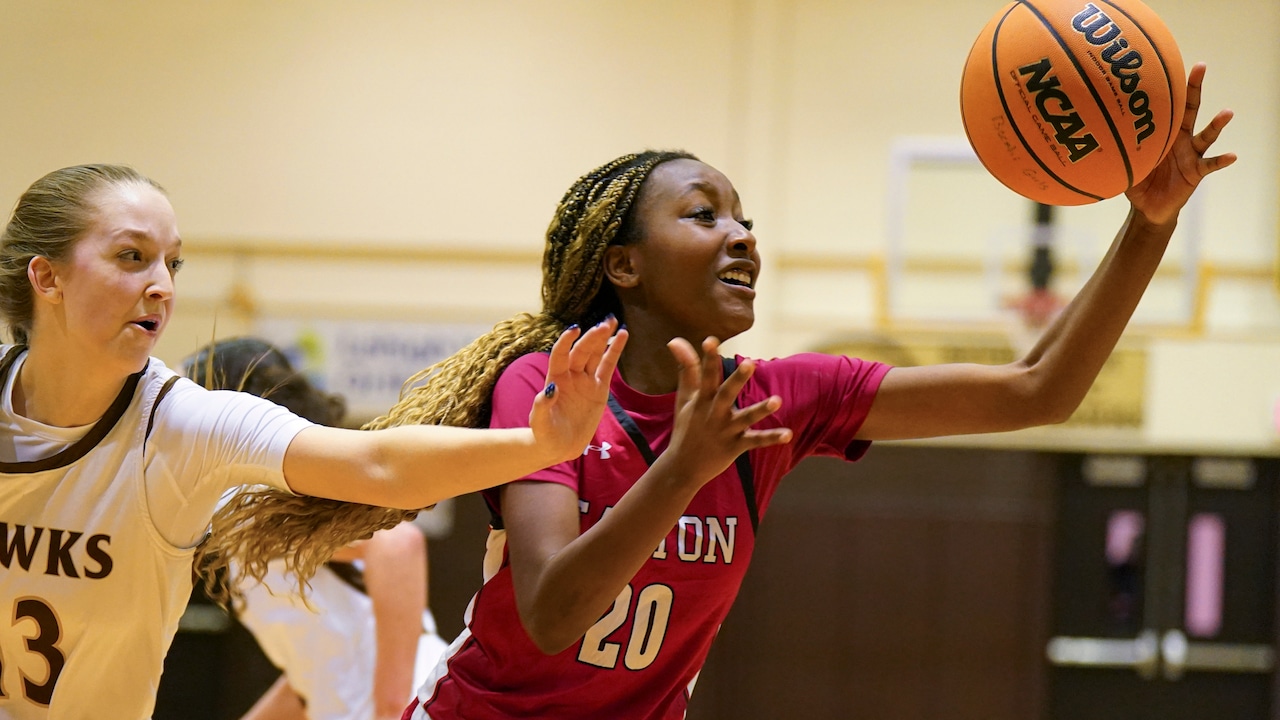 Easton girls basketball pulls away from Bethlehem Catholic for 7th consecutive victory