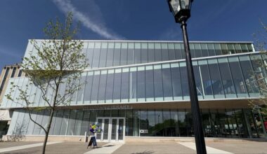 Library offering two hybrid workshops on AI issues | University Times