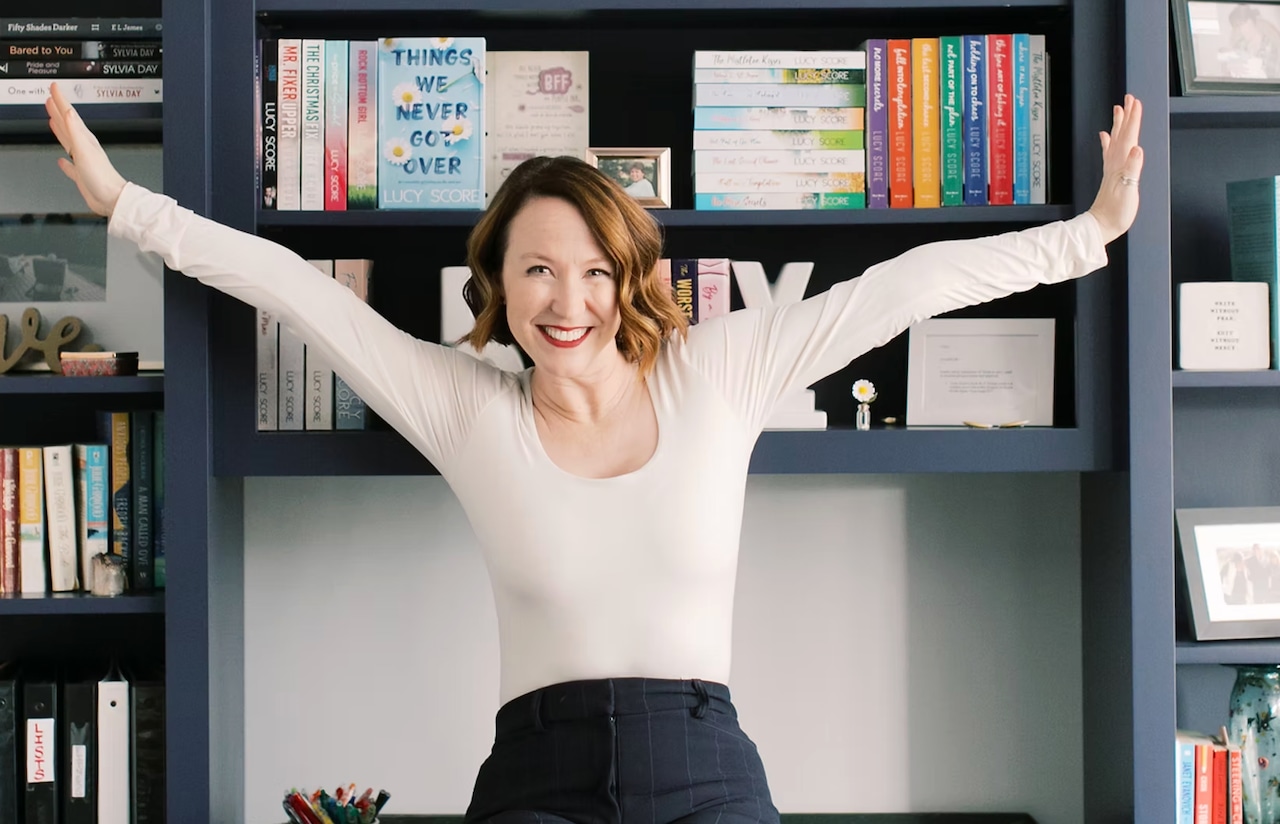 Mechanicsburg author Lucy Score