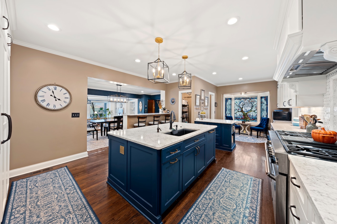 13904 Edgewater Drive, Lakewood: House of the Week