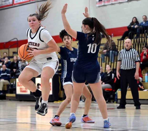 Schuyllkill Valley's Elyssa Sellers drives the lane for two of her game-high 15 points against Wyomissing in a 42-41 Spartans' victory over the Panthers on Tuesday, Jan. 20, 2026, at Leesport. (BILL UHRICH/READING EAGLE)