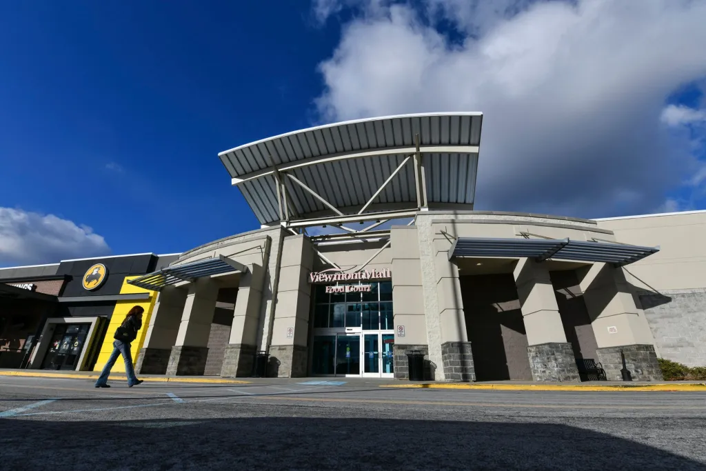 Viewmont Mall reopens after gas leak