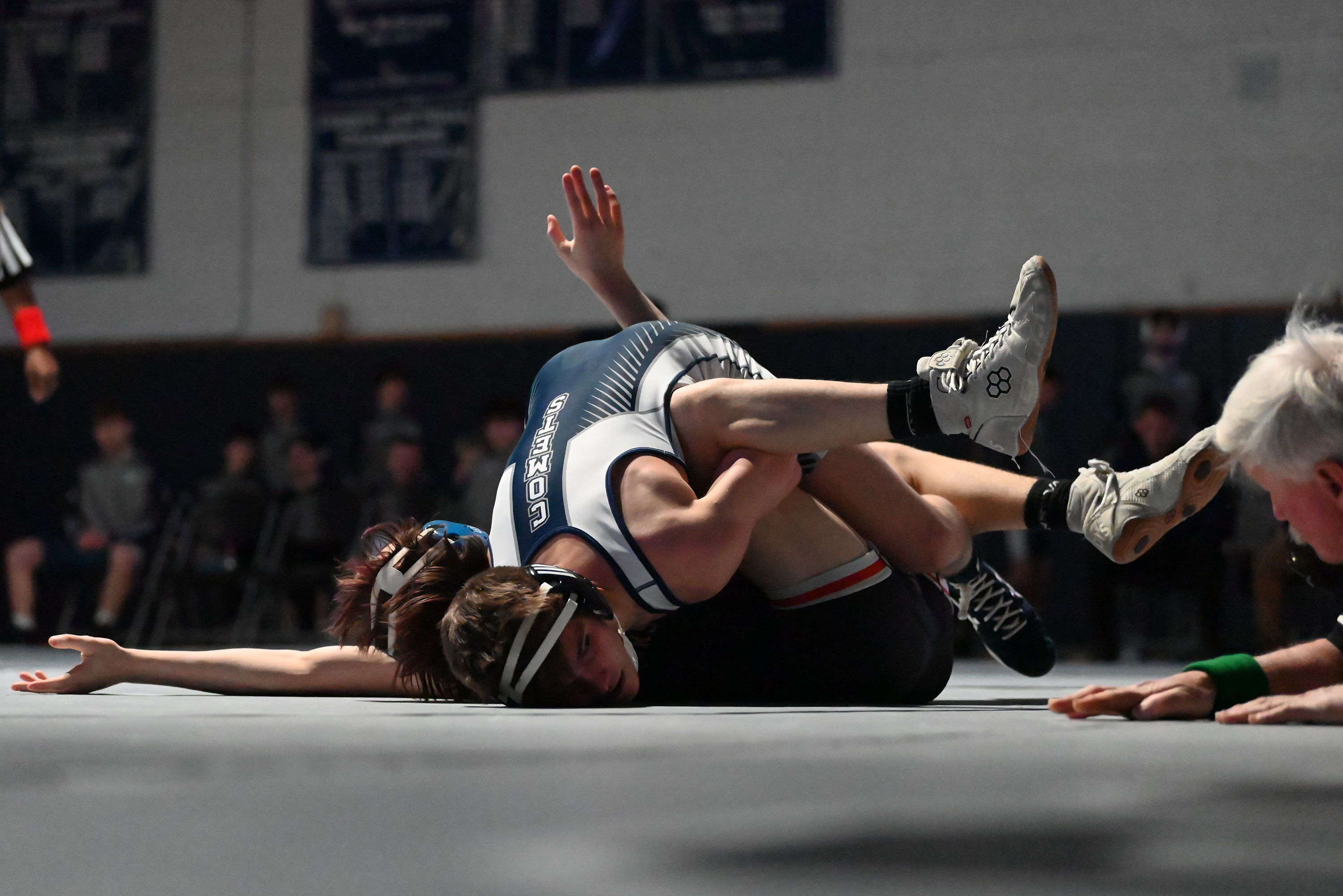 Abington Heights’ Brady Full pins Delaware Valley’s Andrew Elliott in...