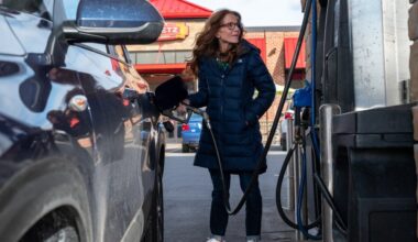 Local, national gas price drops below $3 a gallon