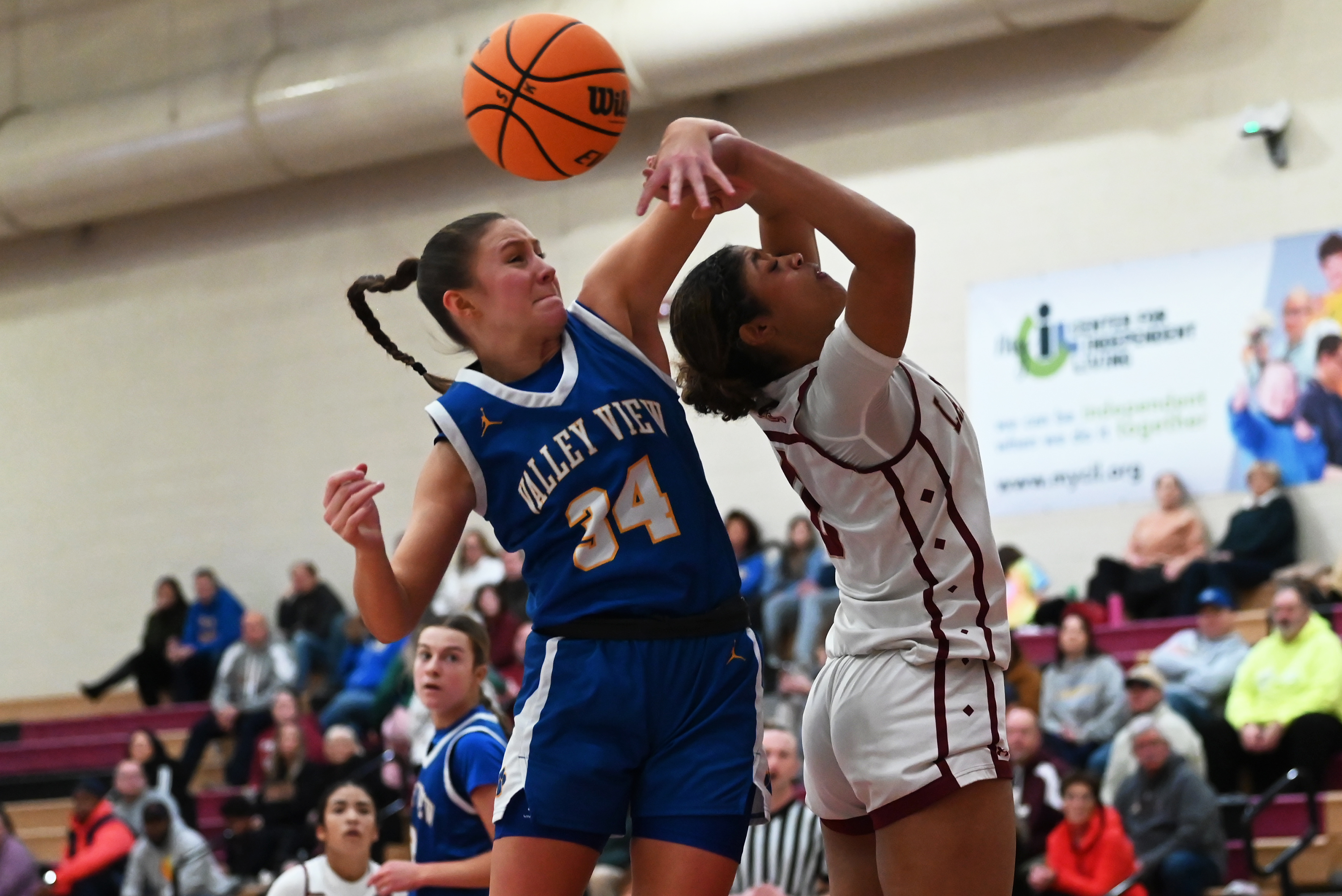 Valley View’s Cora Castallani defends the hoop from Scranton’s Kori...