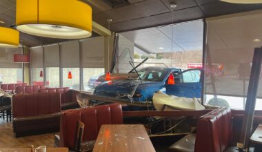 SUV crashes into Pittsburgh Denny’s restaurant