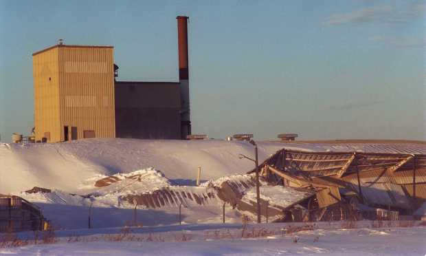The Atlas Roofing Corporation building on Pacific Drive in the Pan-Am Industrial Park in Richland Township, Bucks County, collapsed from the weight of the snow after the blizzard of 1996, Jan. 8, 1996. (Doug Benedict/The Morning Call)