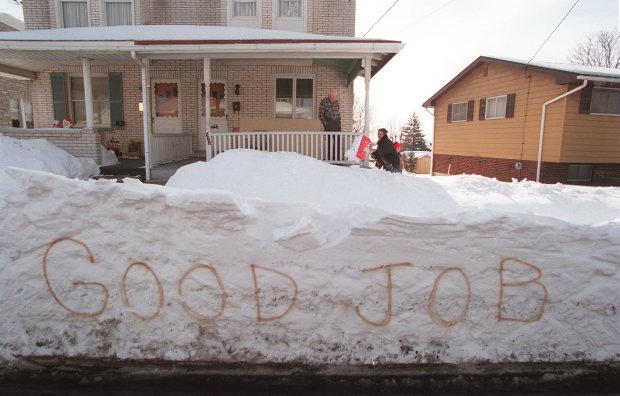 "GOOD JOB' is written in a snow bank to compliment road crews on East 10th Street in Northampton after the blizzard of 1996, Jan. 14, 1996 (Young Hong/The Morning Call)