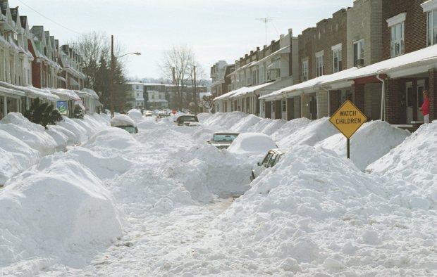 The 100 block of North Ellsworth Street in Allentown is buried in snow after the blizzard of 1996, Jan. 14, 1996. (John C. Anderson/The Morning Call)