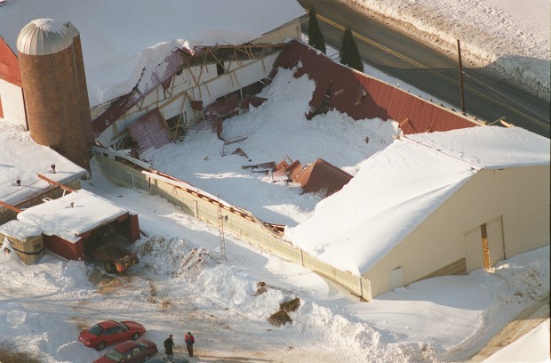 A roof collapsed at the Boots and Saddles Riding Club in Salisbury Township after the blizzard of 1996. (Chuck Zovko/The Morning Call)