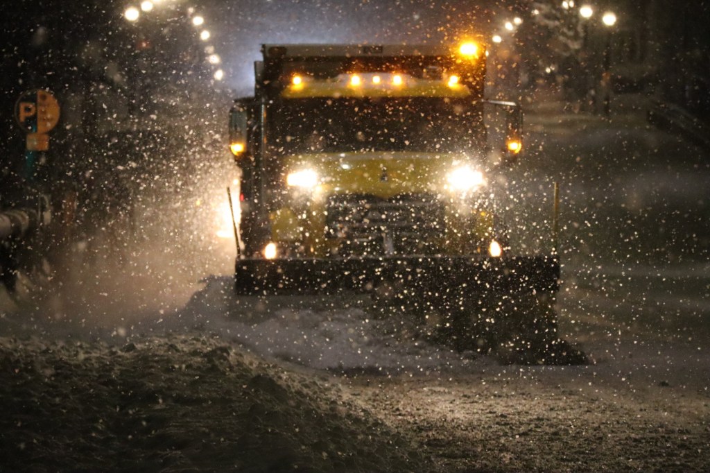 How much snow is expected Sunday as storm a near lock