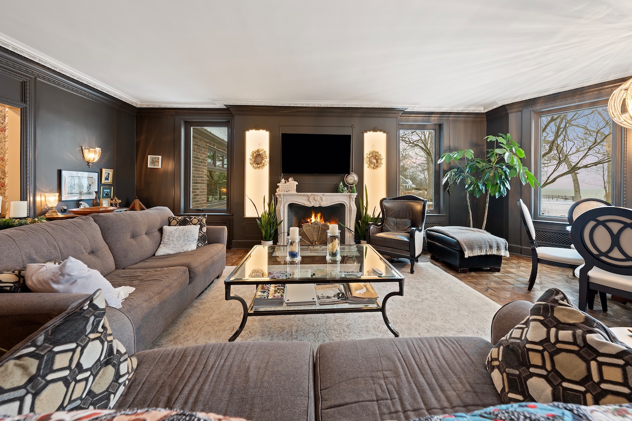 13904 Edgewater Drive, Lakewood: House of the Week