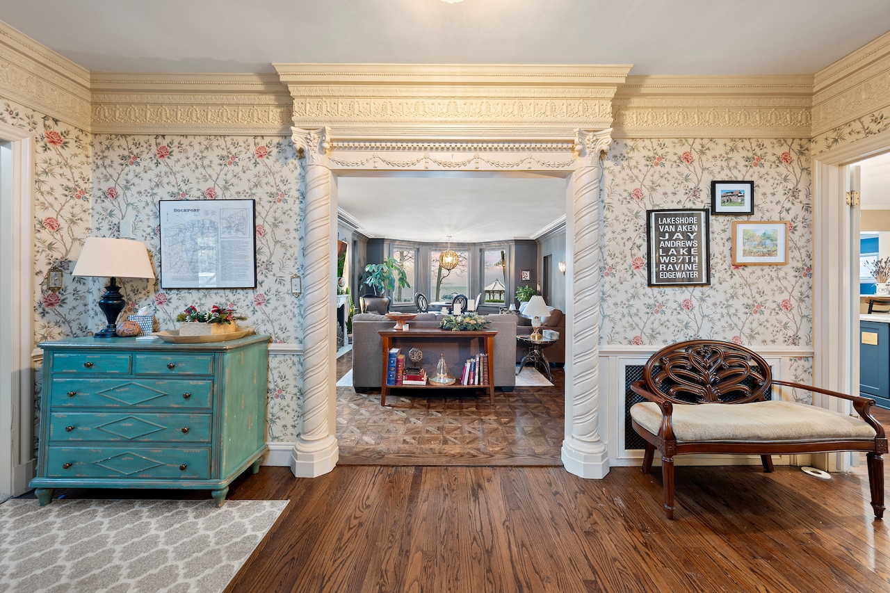 13904 Edgewater Drive, Lakewood: House of the Week