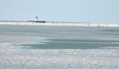 Ice formation on Lake Erie prompts safety warnings
