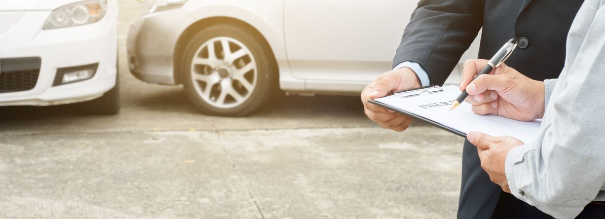 A Look At Erie Indemnity (ERIE) Valuation After Cooling One Year Shareholder Returns