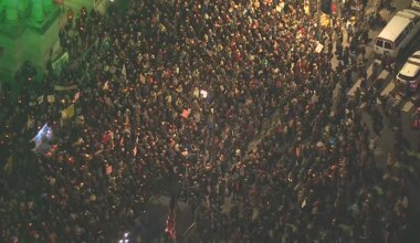 Vigil for woman fatally shot by ICE agent in Minneapolis grows at City Hall in Philadelphia