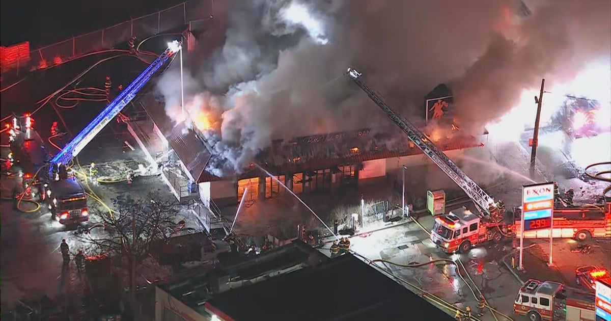 Fire tears through Bella Vista restaurant in Feltonville section of Philadelphia