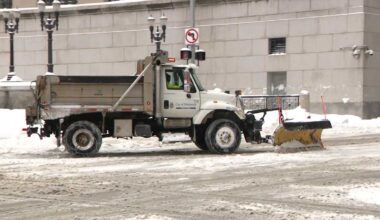 Some Pittsburgh residents near steep roads stranded following heavy snowfall