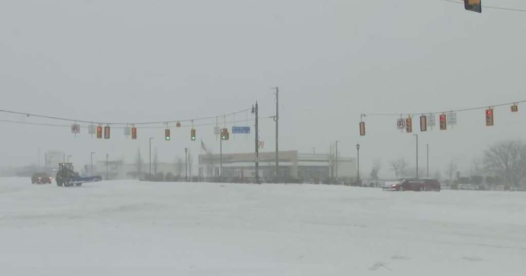 Snowstorm in western Pennsylvania leaving Butler County roads completely covered