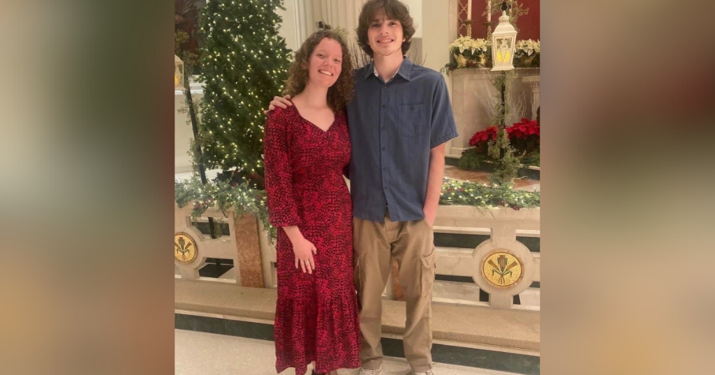 2 college students found dead in car in Ohio