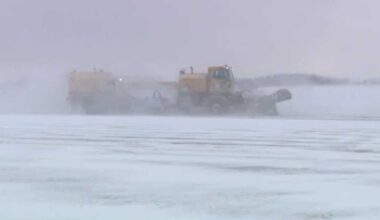 Pittsburgh International Airport continues snow removal work