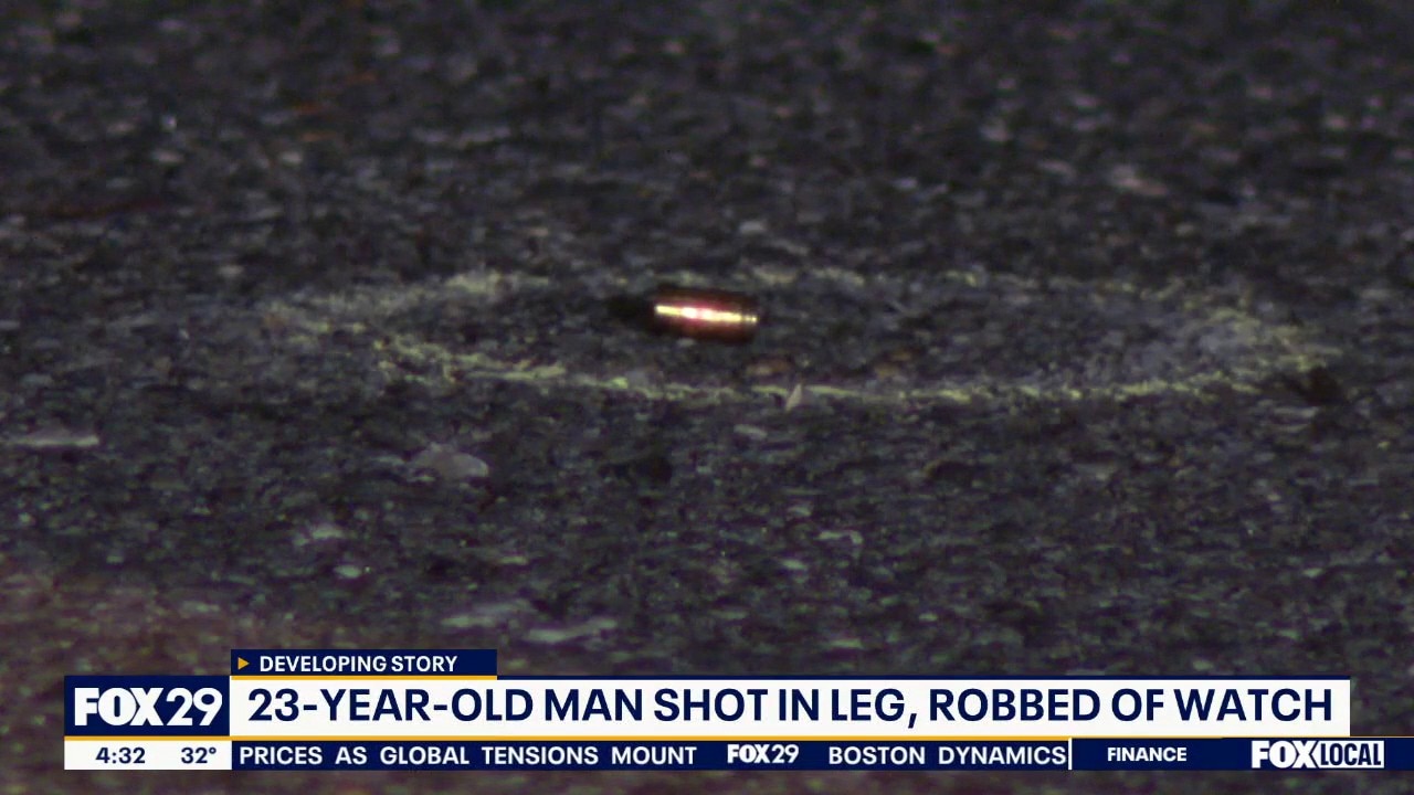 Man robbed, shot while walking to friend's house overnight in Philadelphia