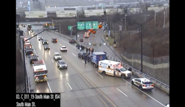 Multi-vehicle crash disrupts traffic on Route 19 near West End Circle in Pittsburgh – WPXI