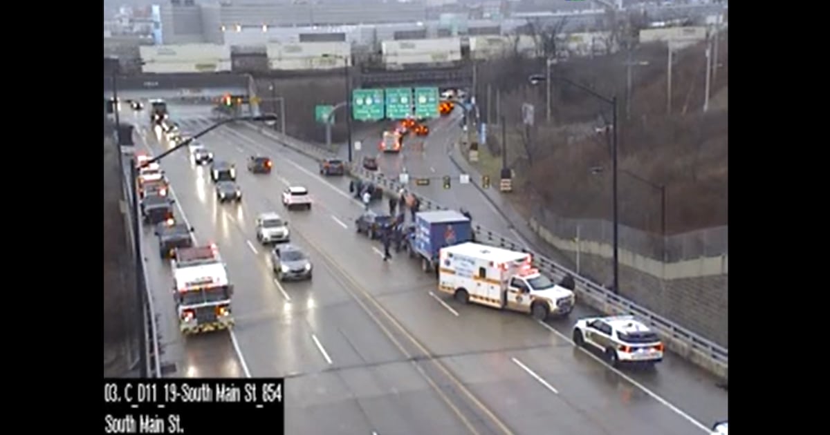 Multi-vehicle crash disrupts traffic on Route 19 near West End Circle in Pittsburgh – WPXI