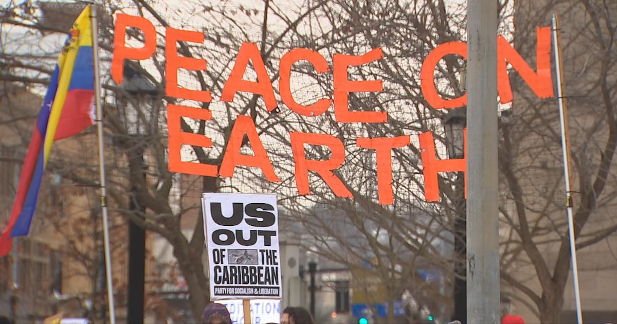 Demonstrators in Pittsburgh oppose U.S. military strikes in Venezuela – WPXI