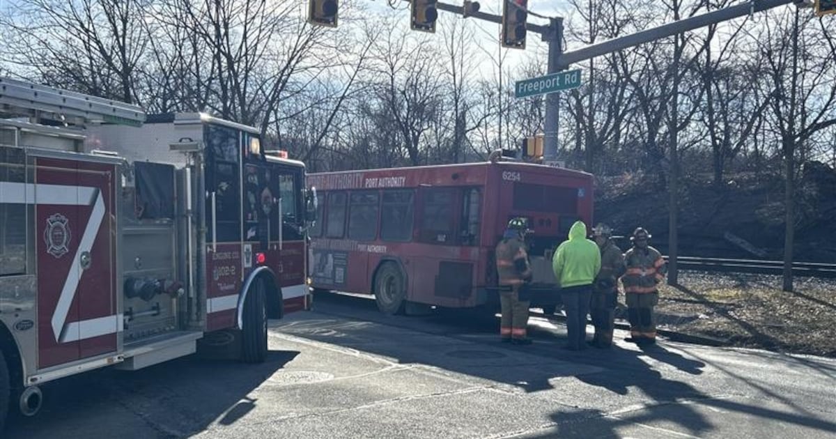Pittsburgh Regional Transit bus begins smoking with passengers on board, officials say – WPXI