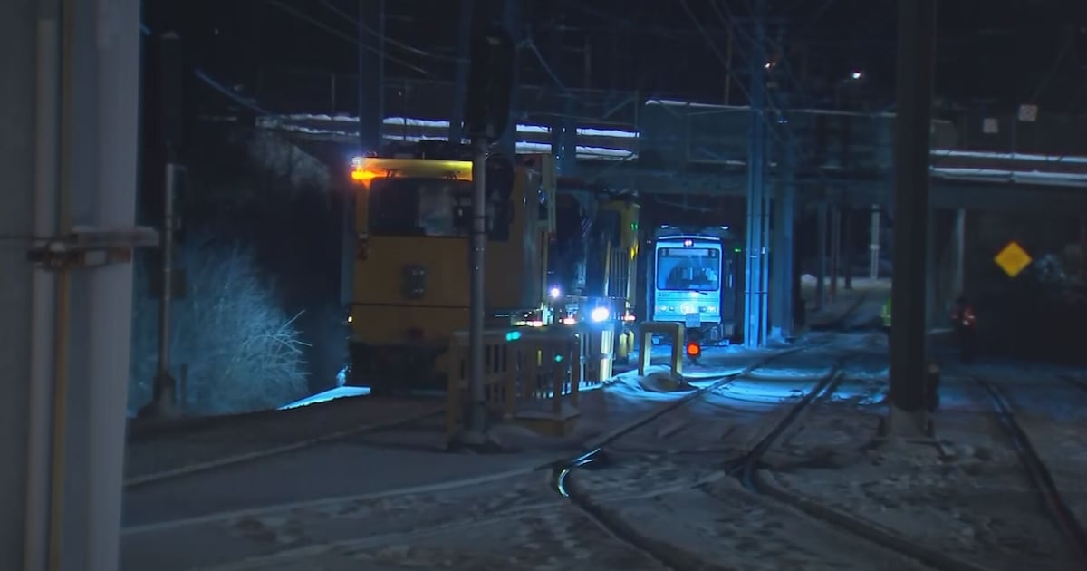 Power shut down to majority of the T, only one train running – WPXI