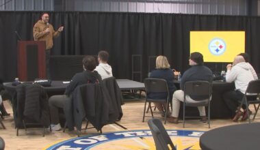 Pittsburgh Steelers recognize high school football leaders at award luncheon