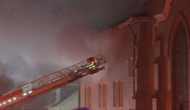 Smoke billows out of church in Pittsburgh’s Knoxville neighborhood – WPXI