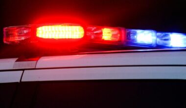 Man stabbed in Carnegie, police work to identify suspect