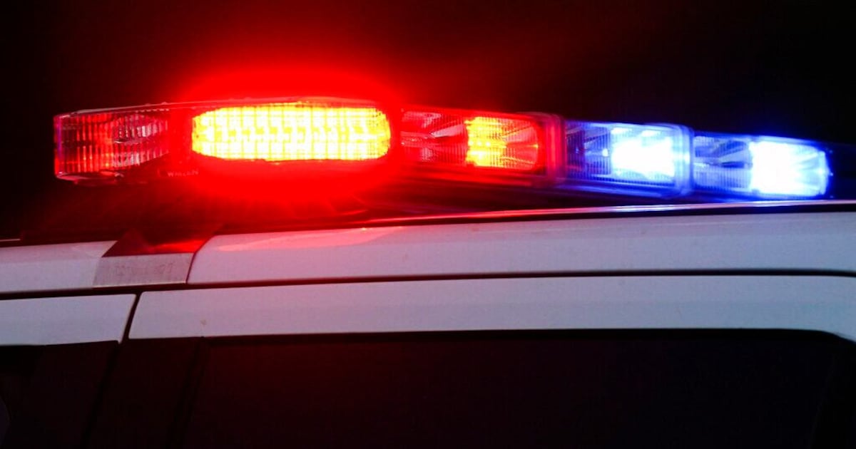 Man stabbed in Carnegie, police work to identify suspect