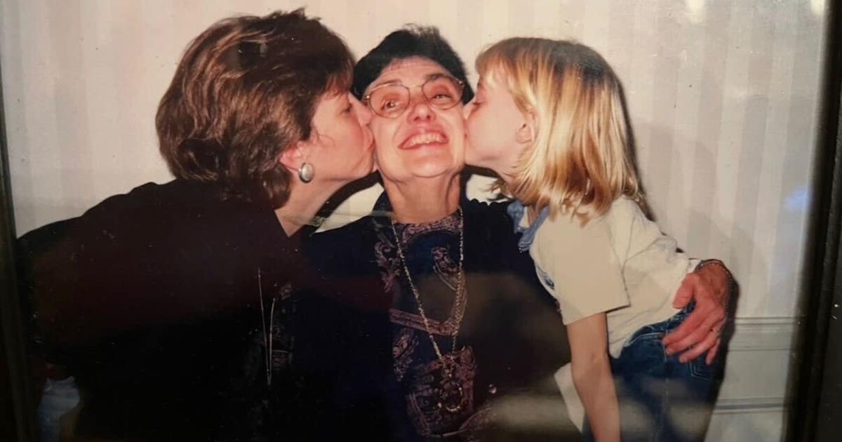 Cherished family photos stolen in Olde Kensington: Community urged to help