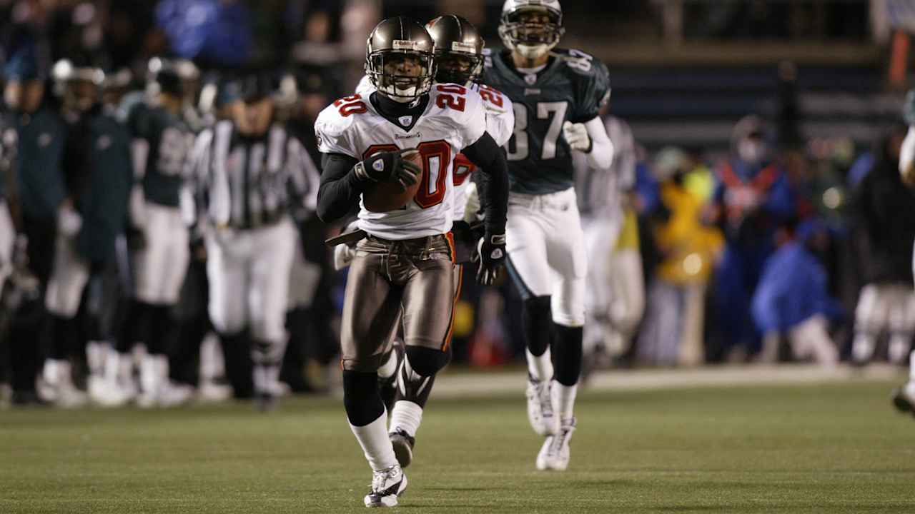 Rondé Barber Pick-Six in 2002 NFC Championship vs. Eagles