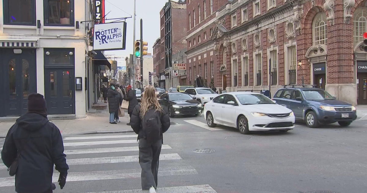 Philadelphia residents enjoy night out ahead of heaviest snowfall in nearly a decade